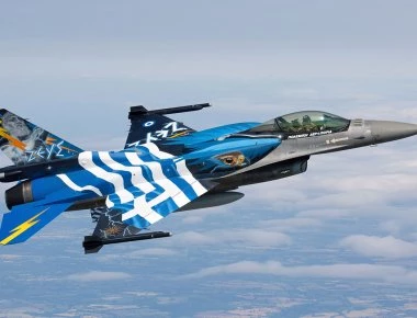 Το μαχητικό αεροσκάφος Ζευς «σκίζει» τους ουρανούς της Θεσσαλονίκης – Εντυπωσιακές εικόνες (βίντεο)